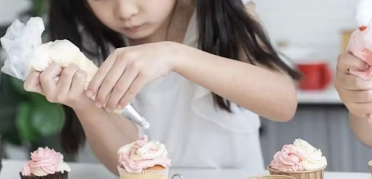 "Little Chefs" Culinary Series: Cupcake Decorating 101